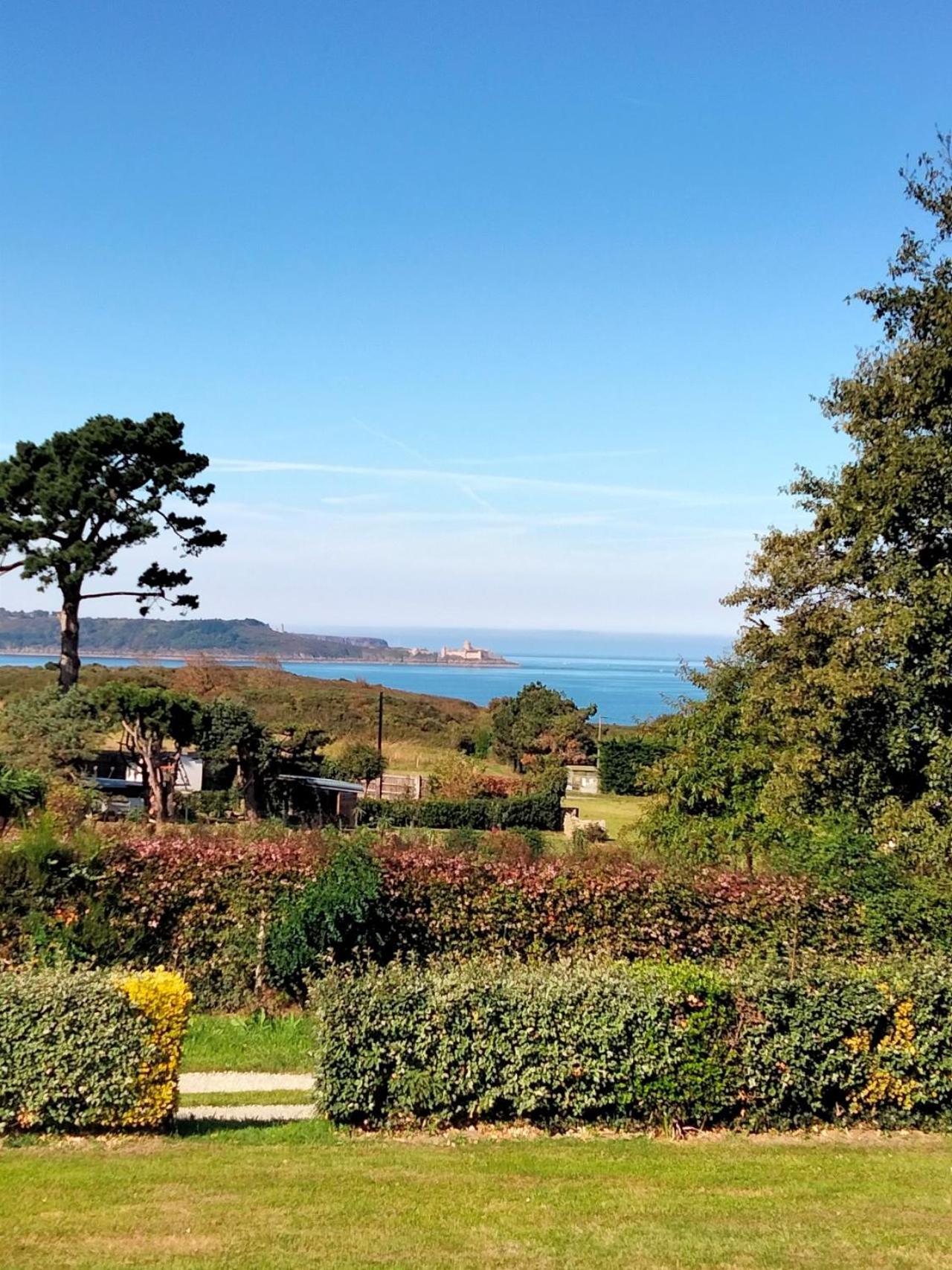 Bienvenue Au Studio L'Escale Bleue Avec Vue Mer Et Sur Le Cap Frehel Saint-Cast-le-Guildo Exterior foto